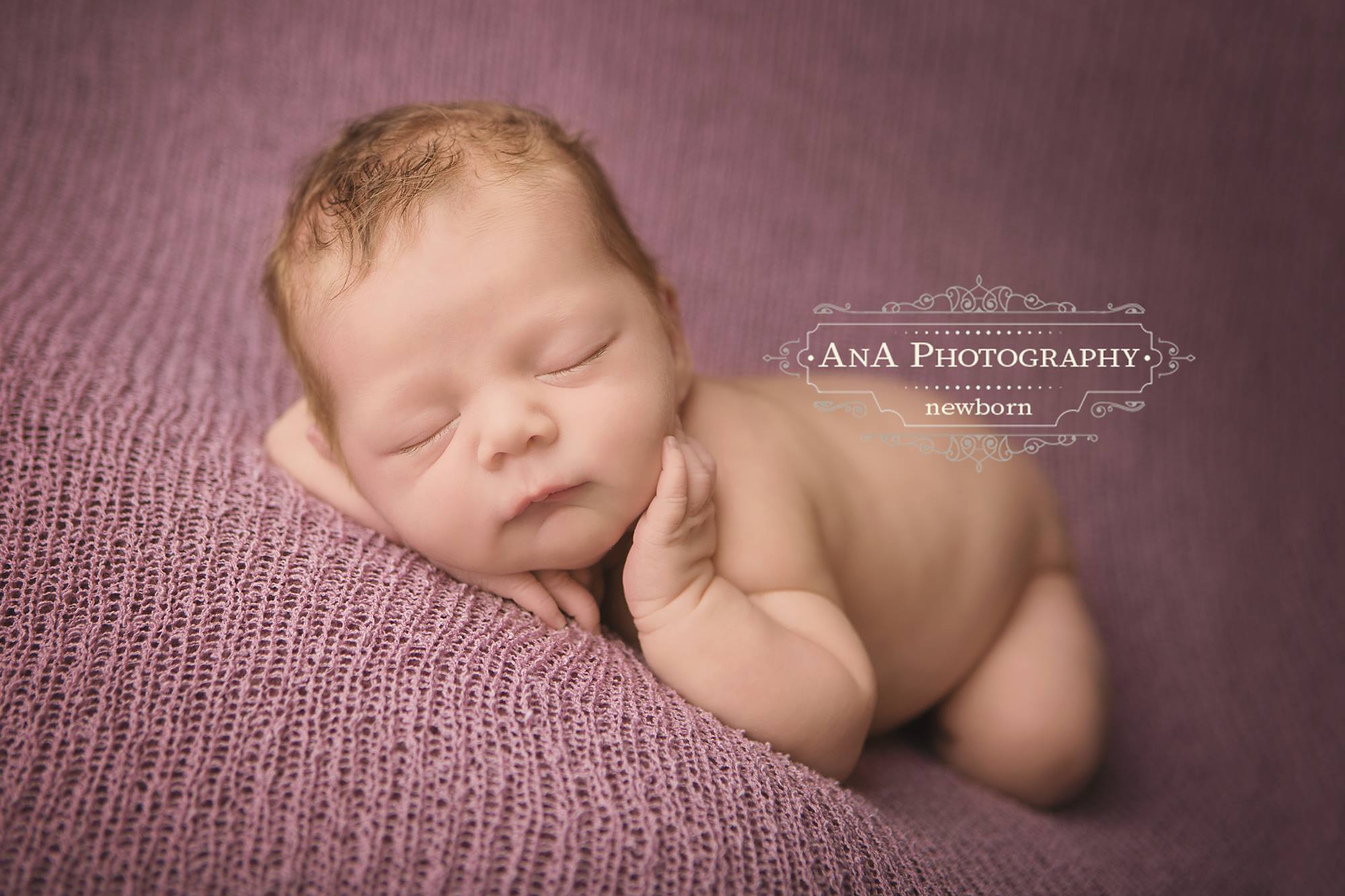 newborn and baby photographer